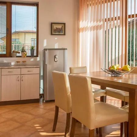 Montemar Villa *